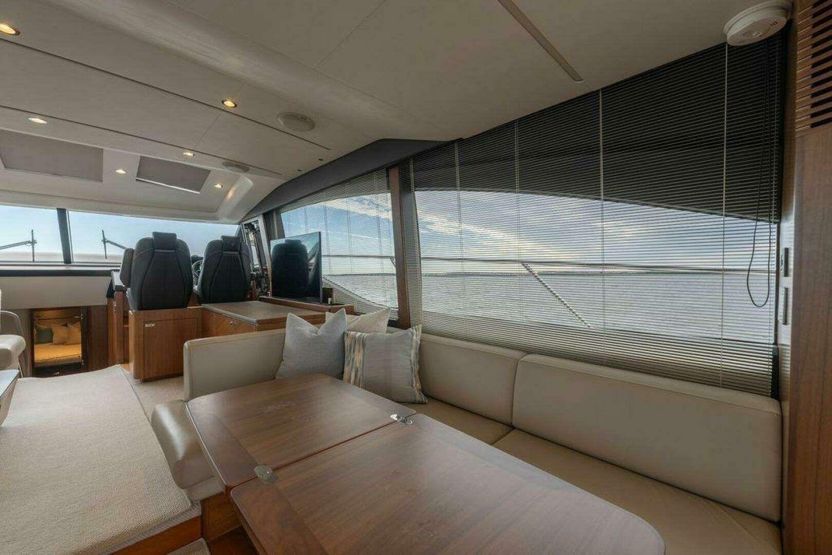 2020 Princess S66 - Image 11
