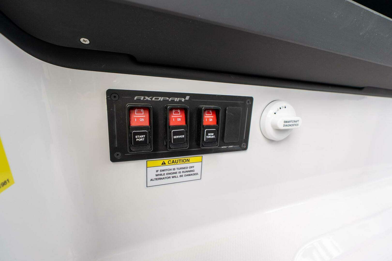 2026 Axopar Cross Cabin - Image 35