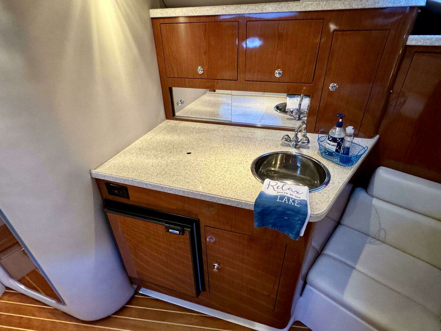 2006 Regal 3360 Window Express - Image 37