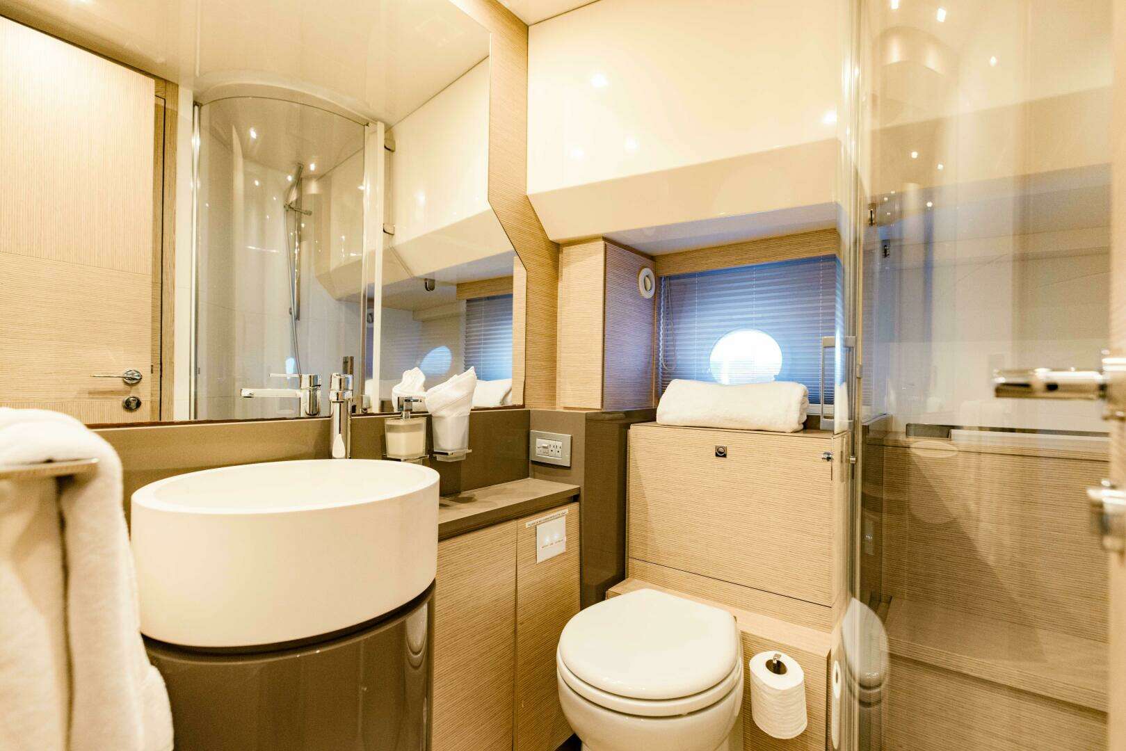 2017 Ferretti Yachts 750 - Image 98