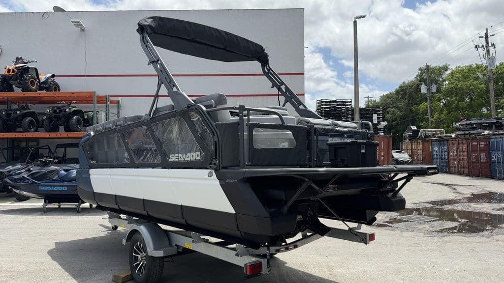 2026 Sea-Doo Switch Cruise™ 21 - 300 hp - Tech Galvan - 5