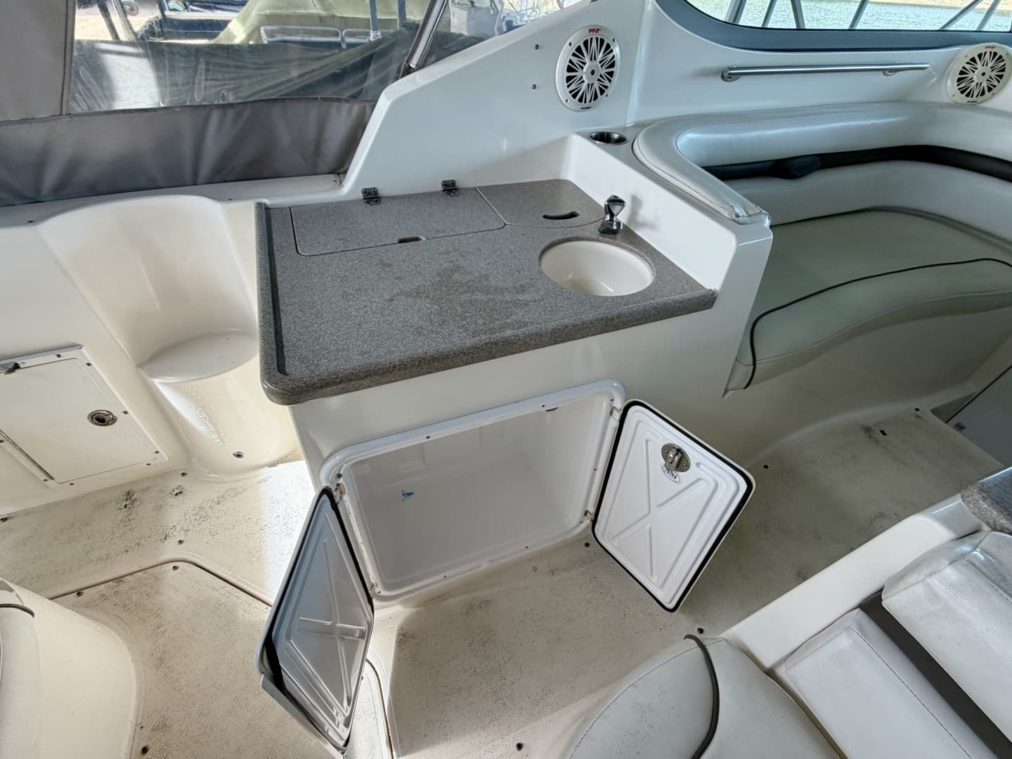 2008 Rinker 280 Express Cruiser - Image 20