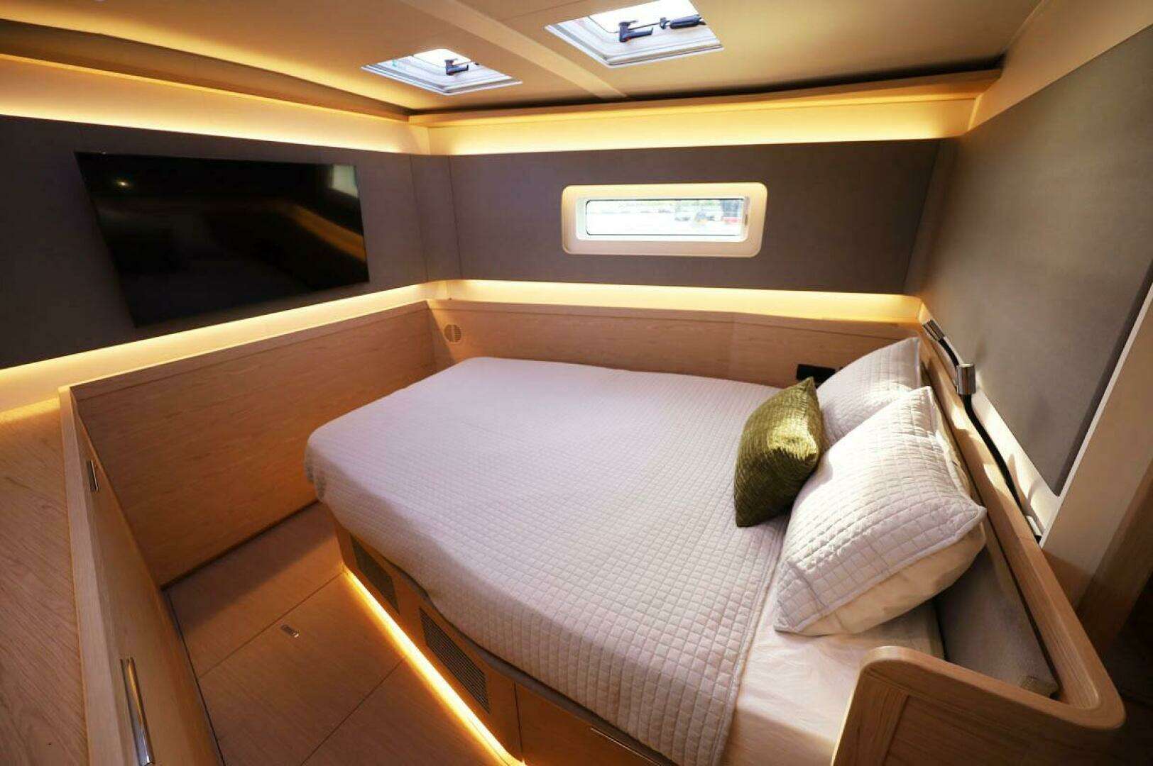 2023 Beneteau Oceanis 60 - Image 30