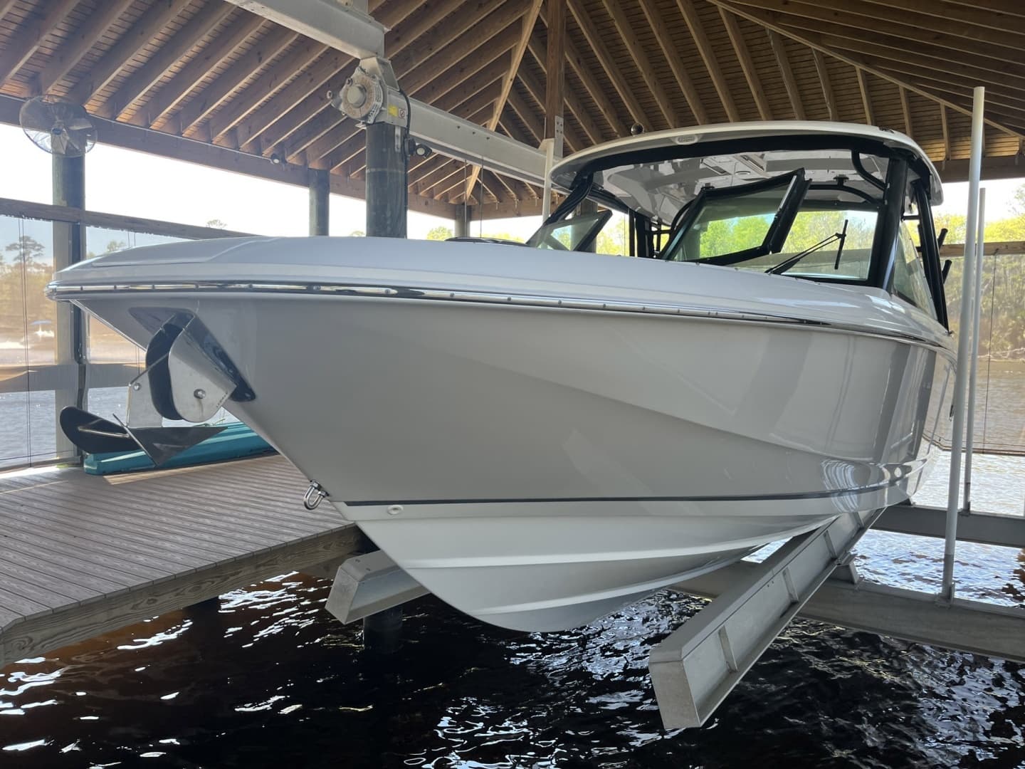 2022 Boston Whaler 320 Vantage - Image 2