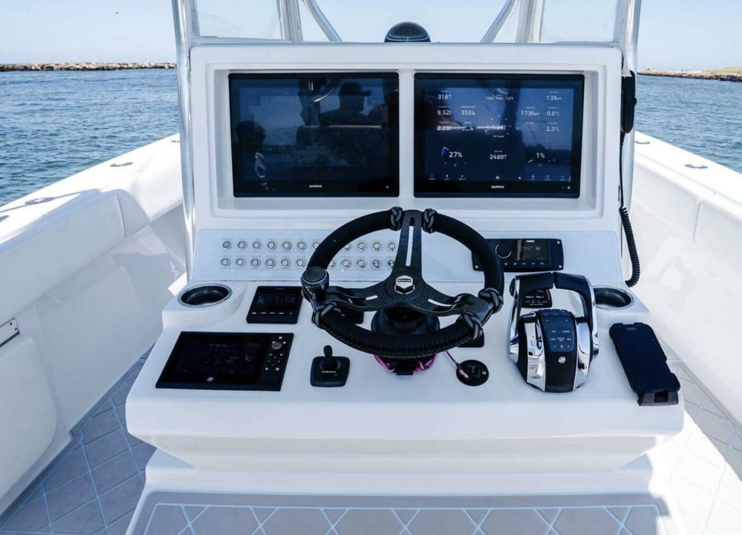 2019 Concept 39 Pro Fish - Image 9