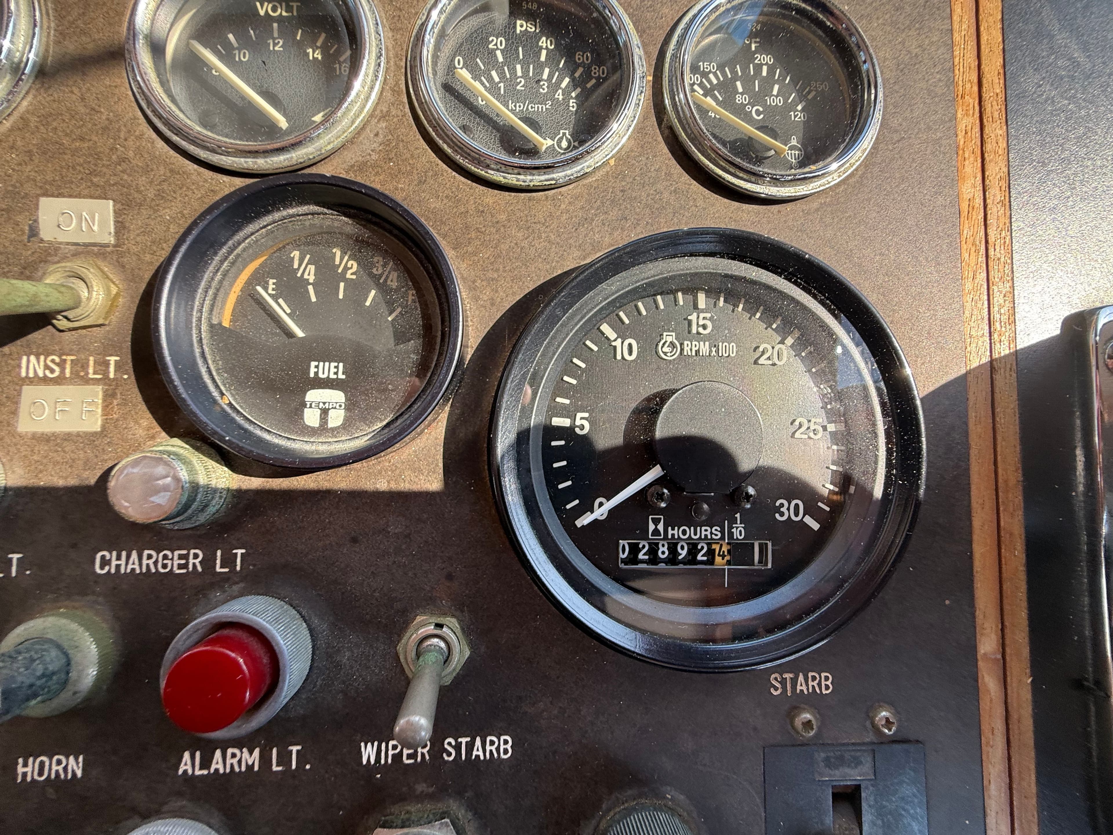 1986 Marine Trader Tri-cabin - 10
