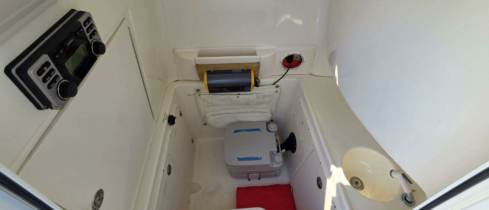 2006 Boston Whaler 270 Outrage - Image 19