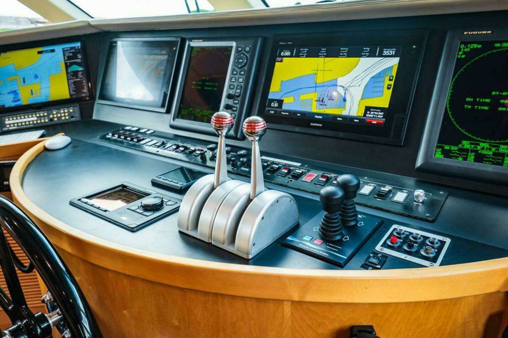 1995 Hatteras Flybridge Motor Yacht - Image 50