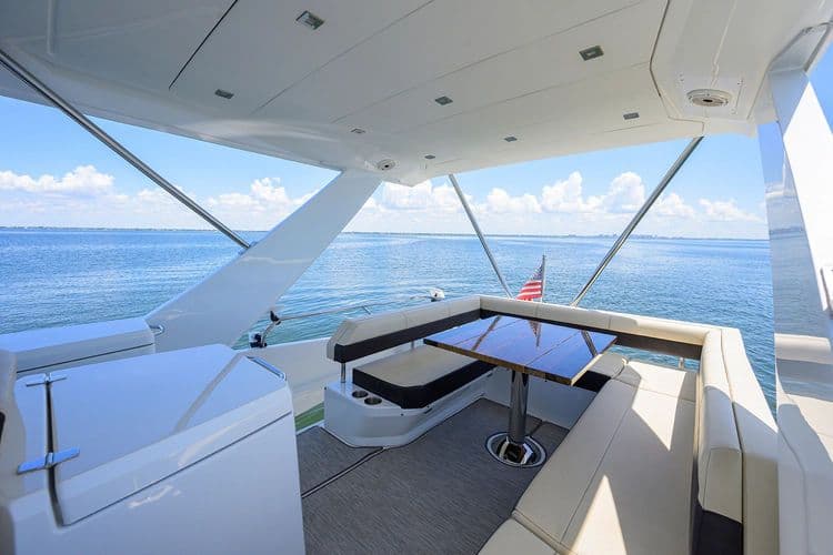 2018 Cruisers Yachts 60 Fly - Image 21