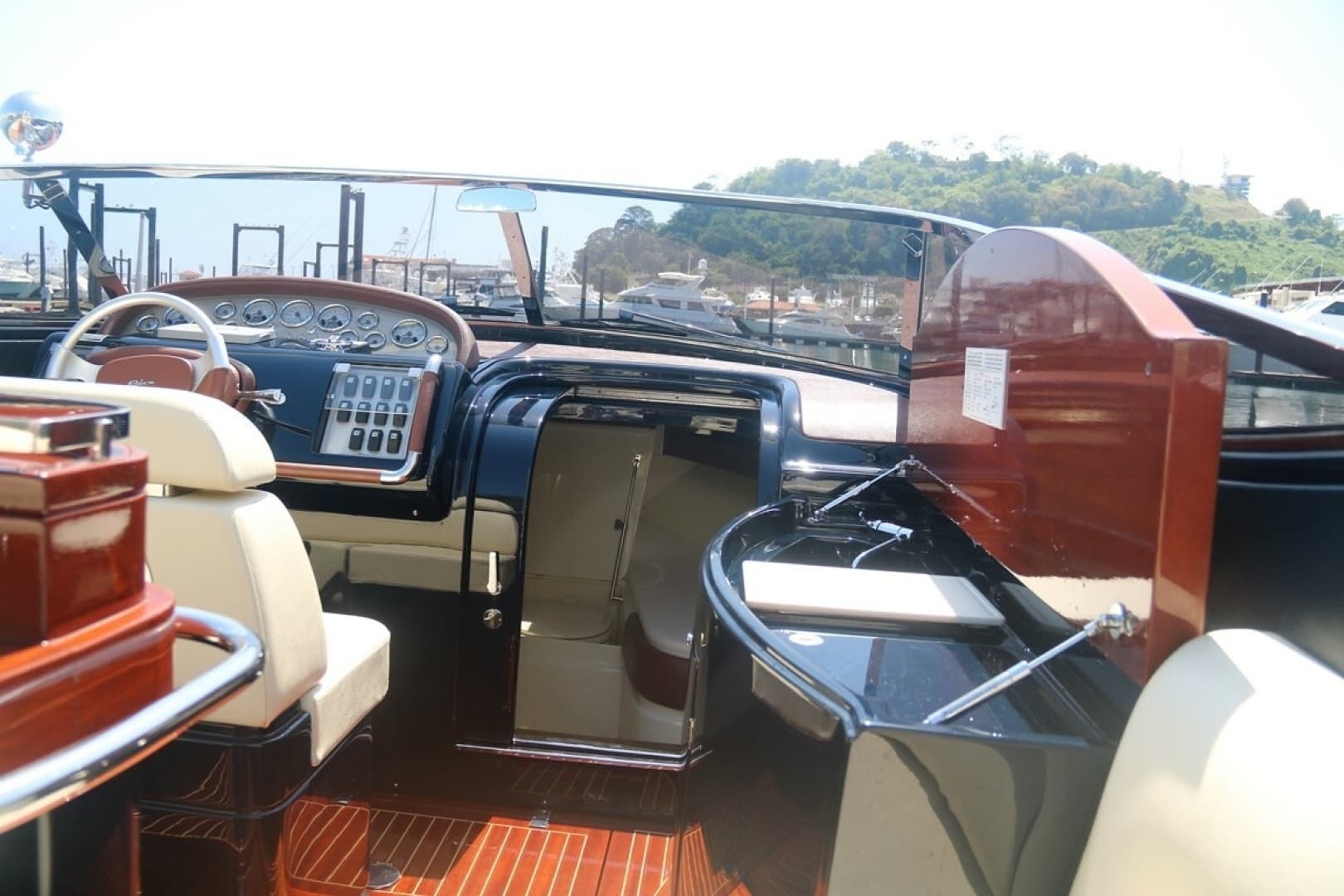2015 Riva 33 Aquariva - Image 19