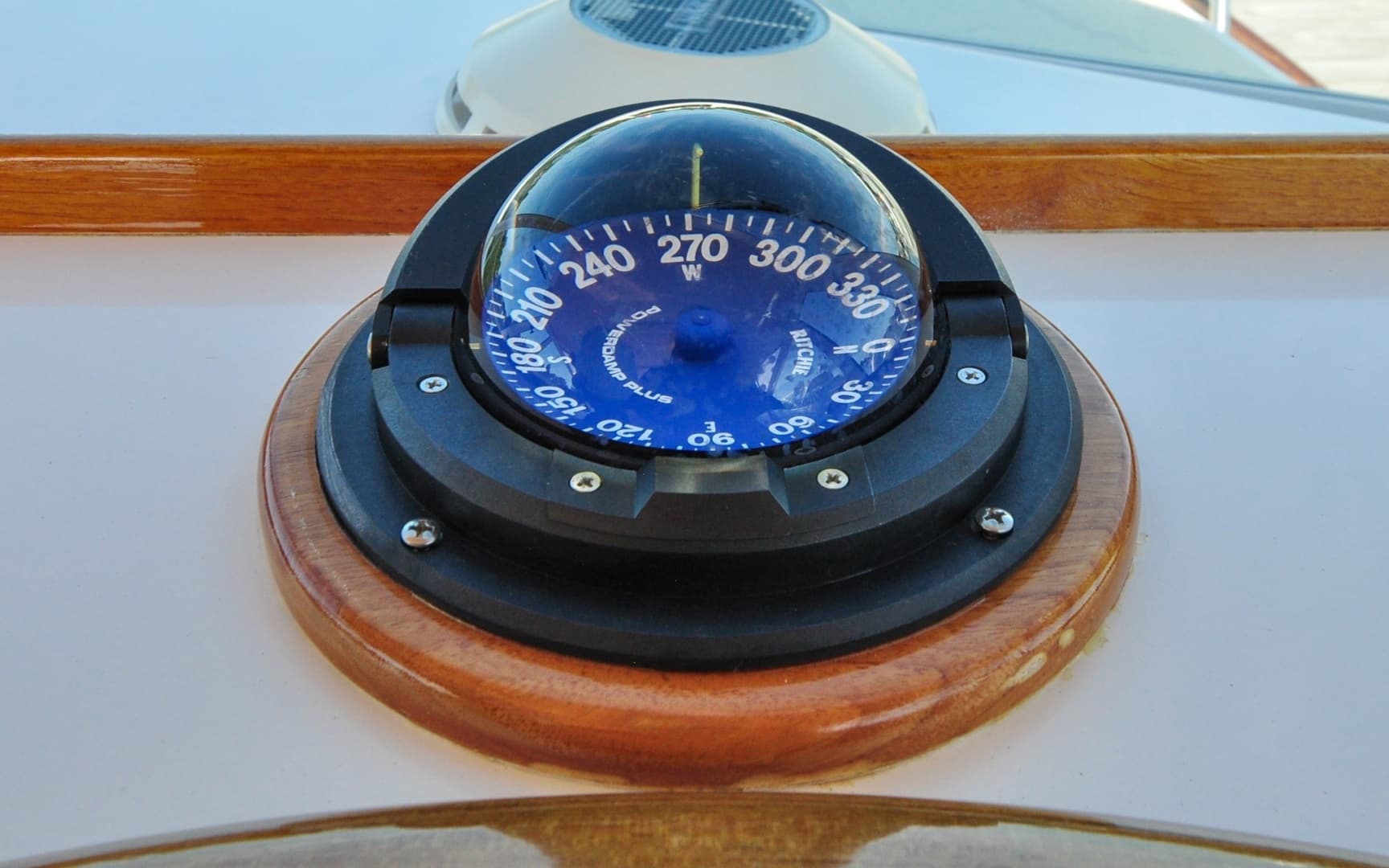 2005 Hunt Surfhunter 29 - Image 35