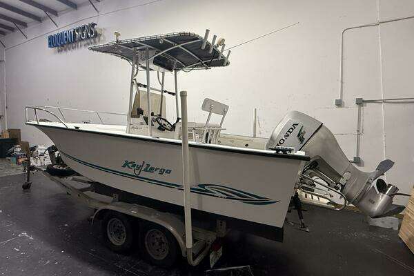 2002 Key Largo 2100 CC - Image 1