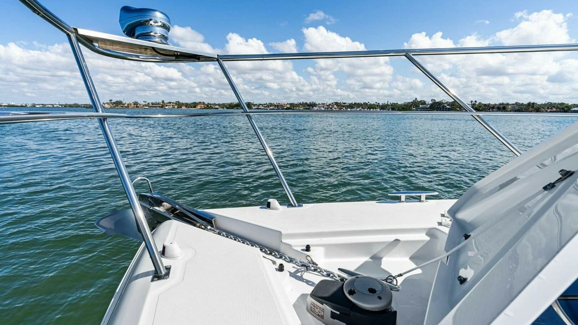 2019 Cruisers Yachts 45 Cantius - Image 9