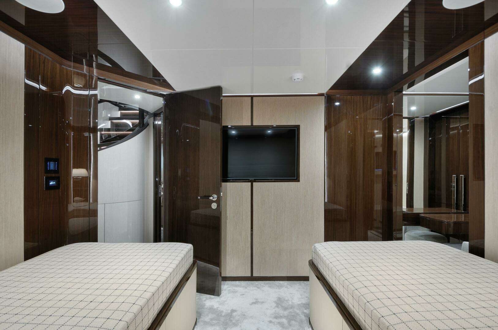 2026 Lazzara Yachts UHV 100 - Image 24