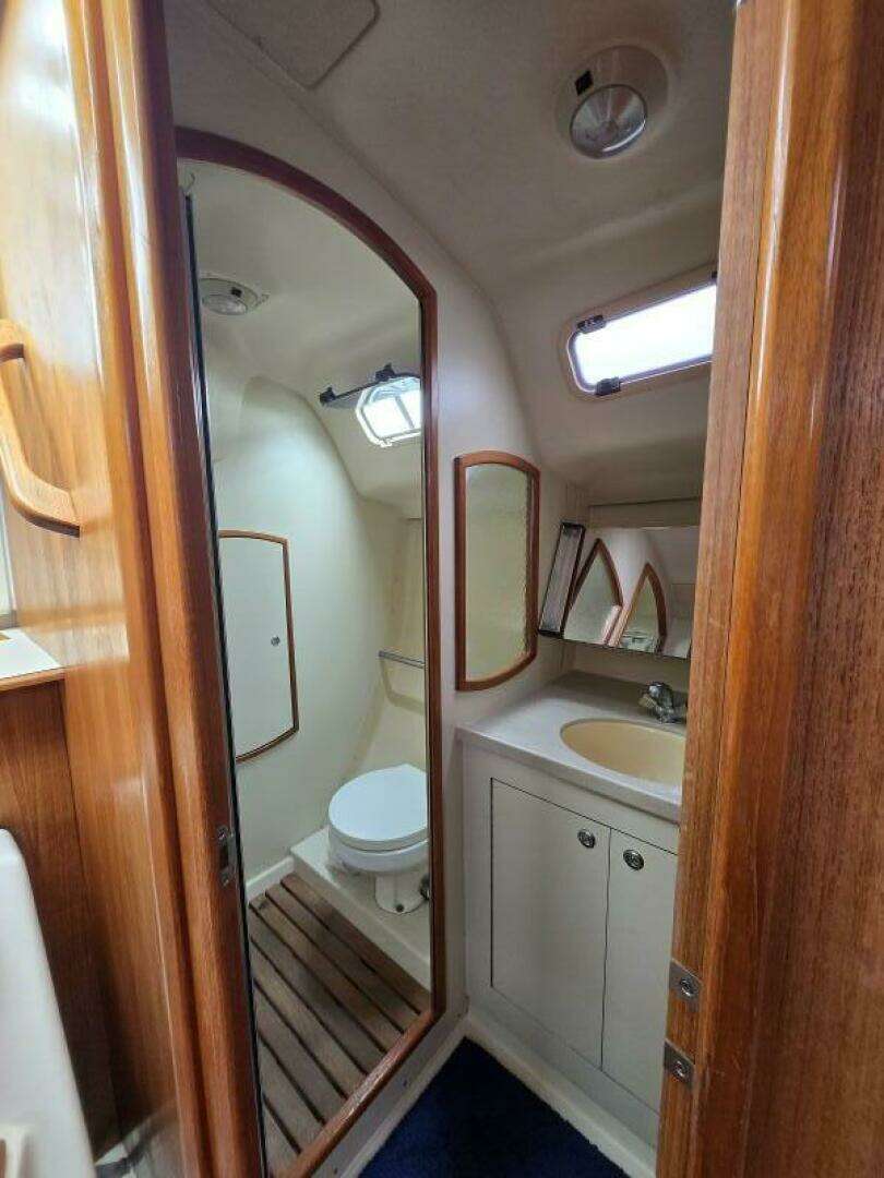 2002 Hunter 356 - Image 20