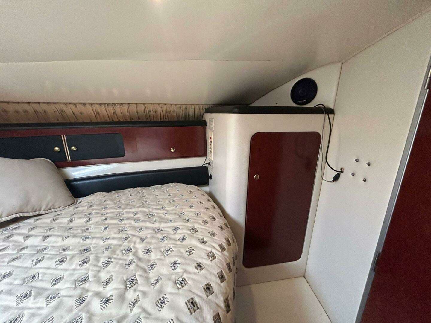 2001 Wellcraft 3700 Martinique - Image 26