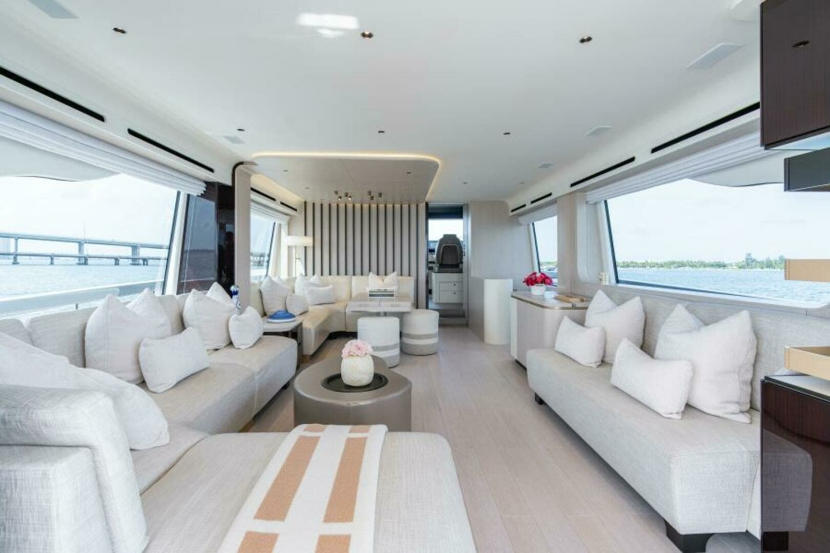 2022 Azimut 78 - Image 29