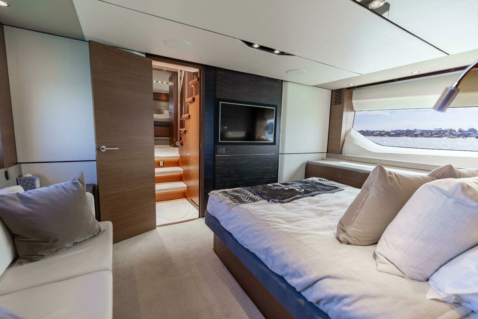 2019 Princess S65 - Image 28