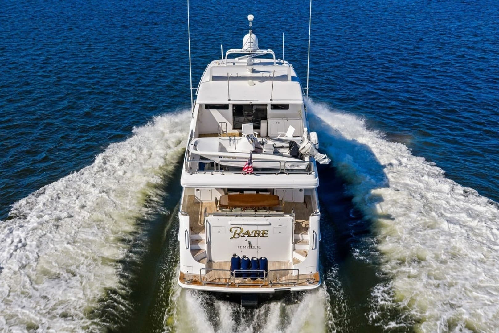 2005 Horizon 82 - Image 4