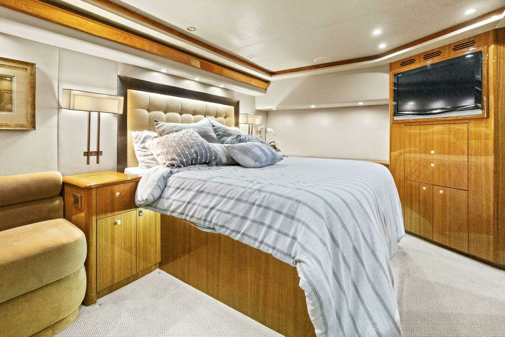 2008 Viking 74 Enclosed Bridge - Image 44