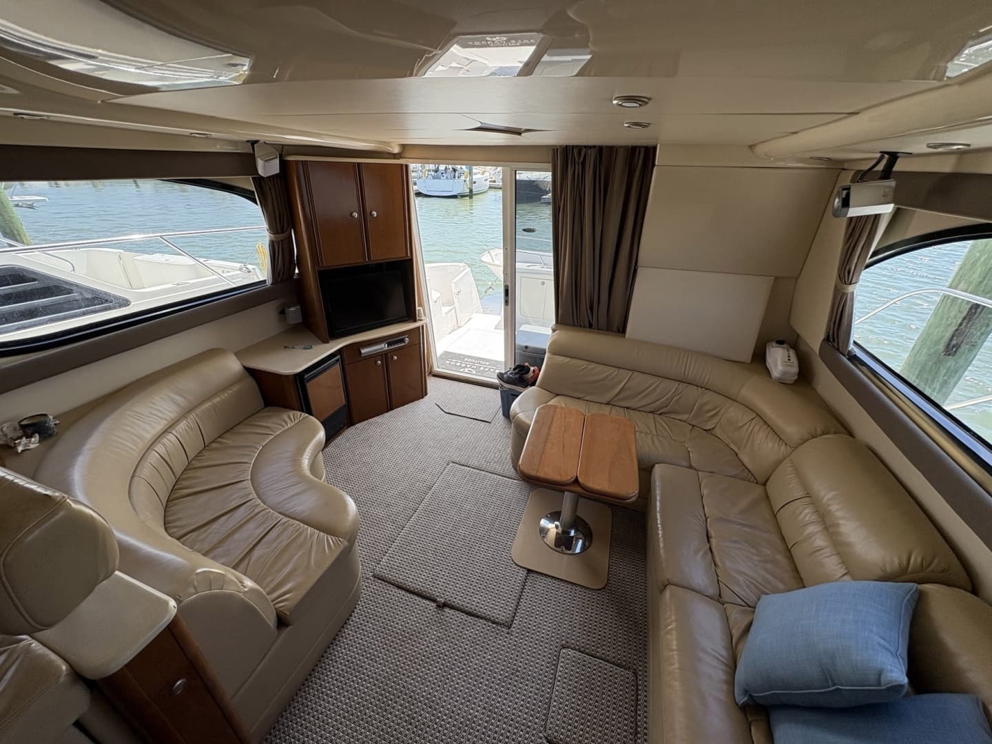 2005 Meridian 411 Sedan - Image 23