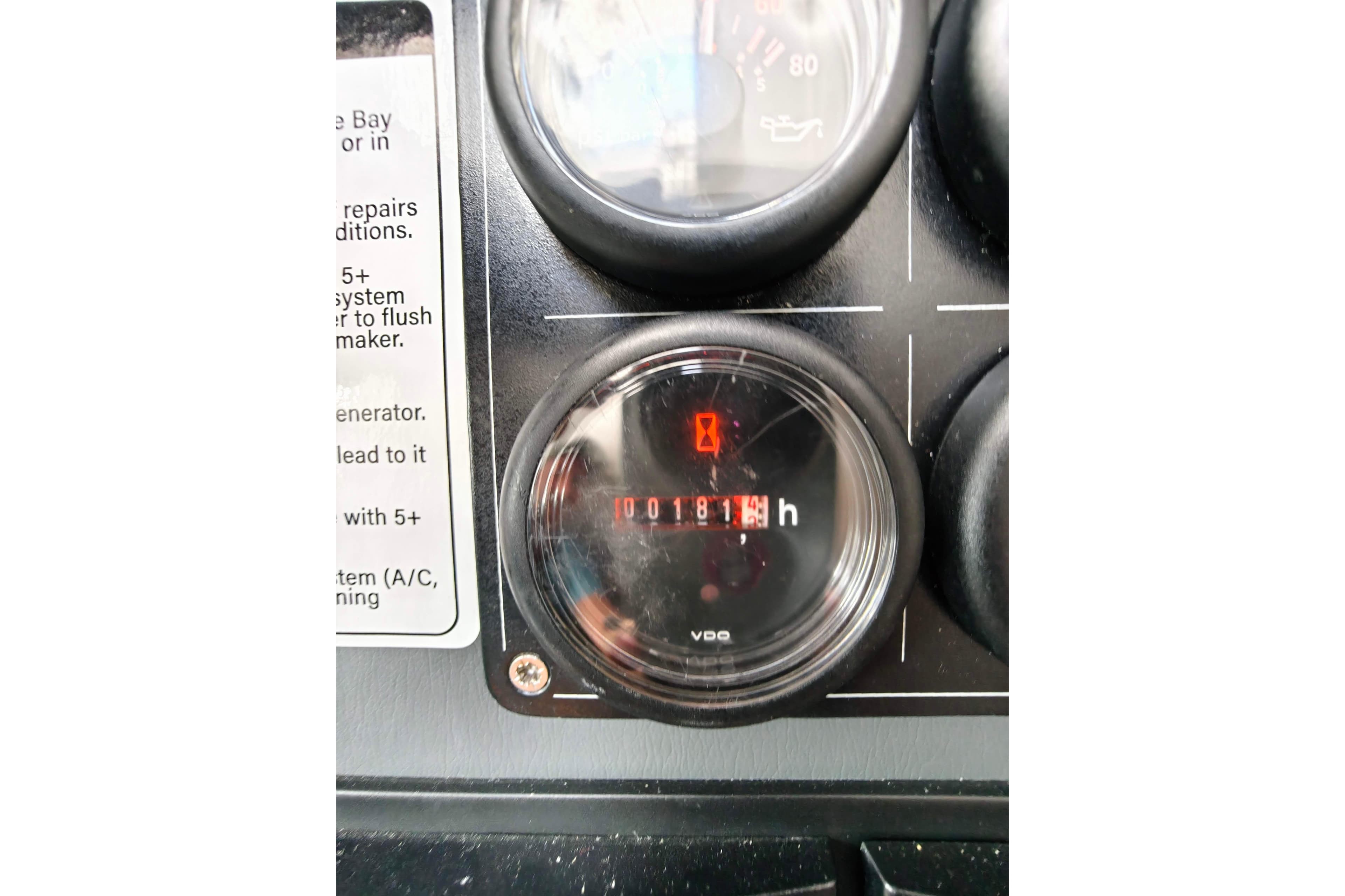 Dashboard hour meter of a 2021 Leopard 50, displaying 1814 hours.