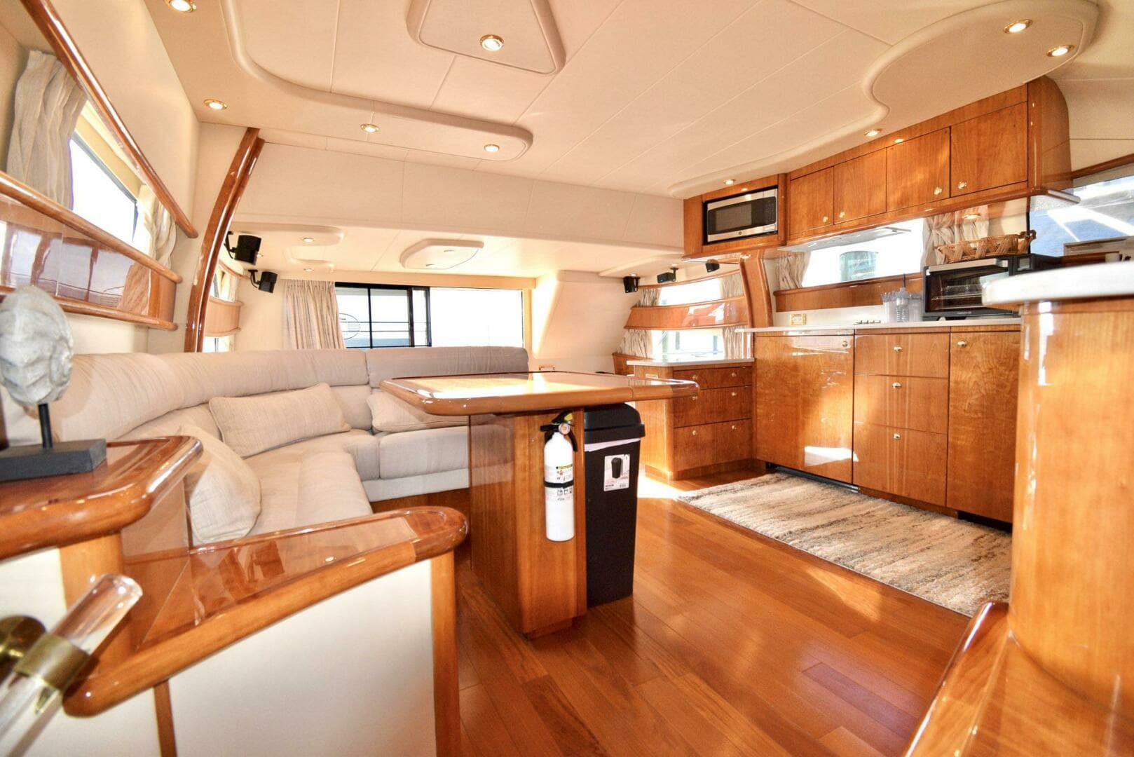 2010 Neptunus MY Flybridge - Image 12