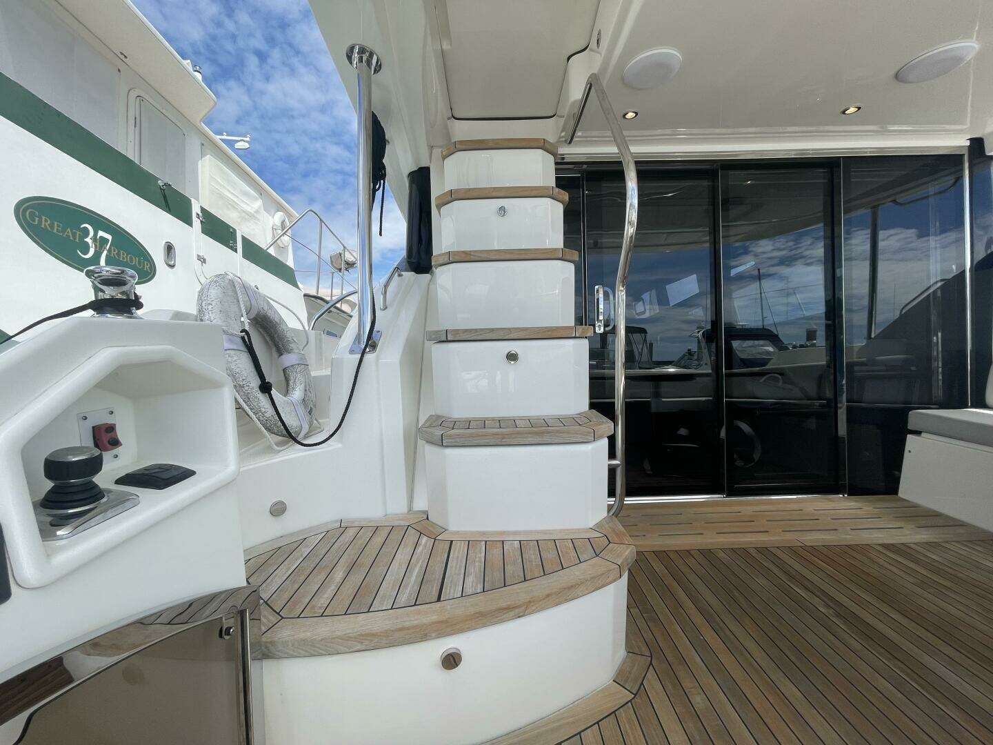 2017 Sea Ray L59 Fly - Image 4