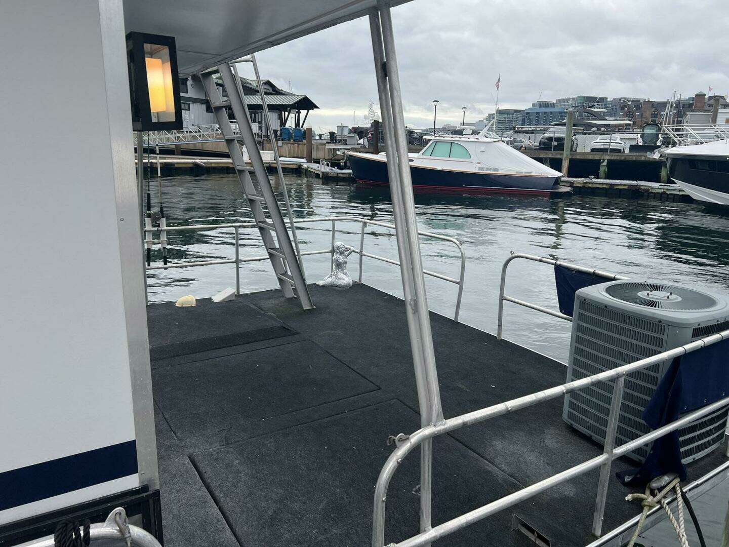 1981 Sumerset Houseboat - Image 30