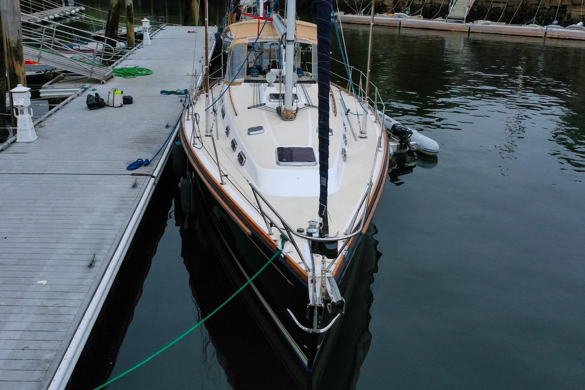 Sabre 426 - Jezebel on dock