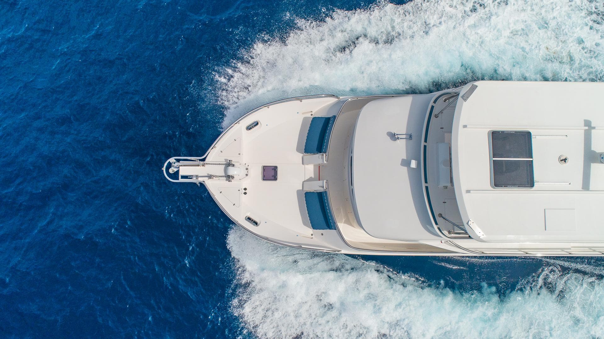 Aerial view of 2027 Hampton 680 ENDURANCE LRC yacht cruising.