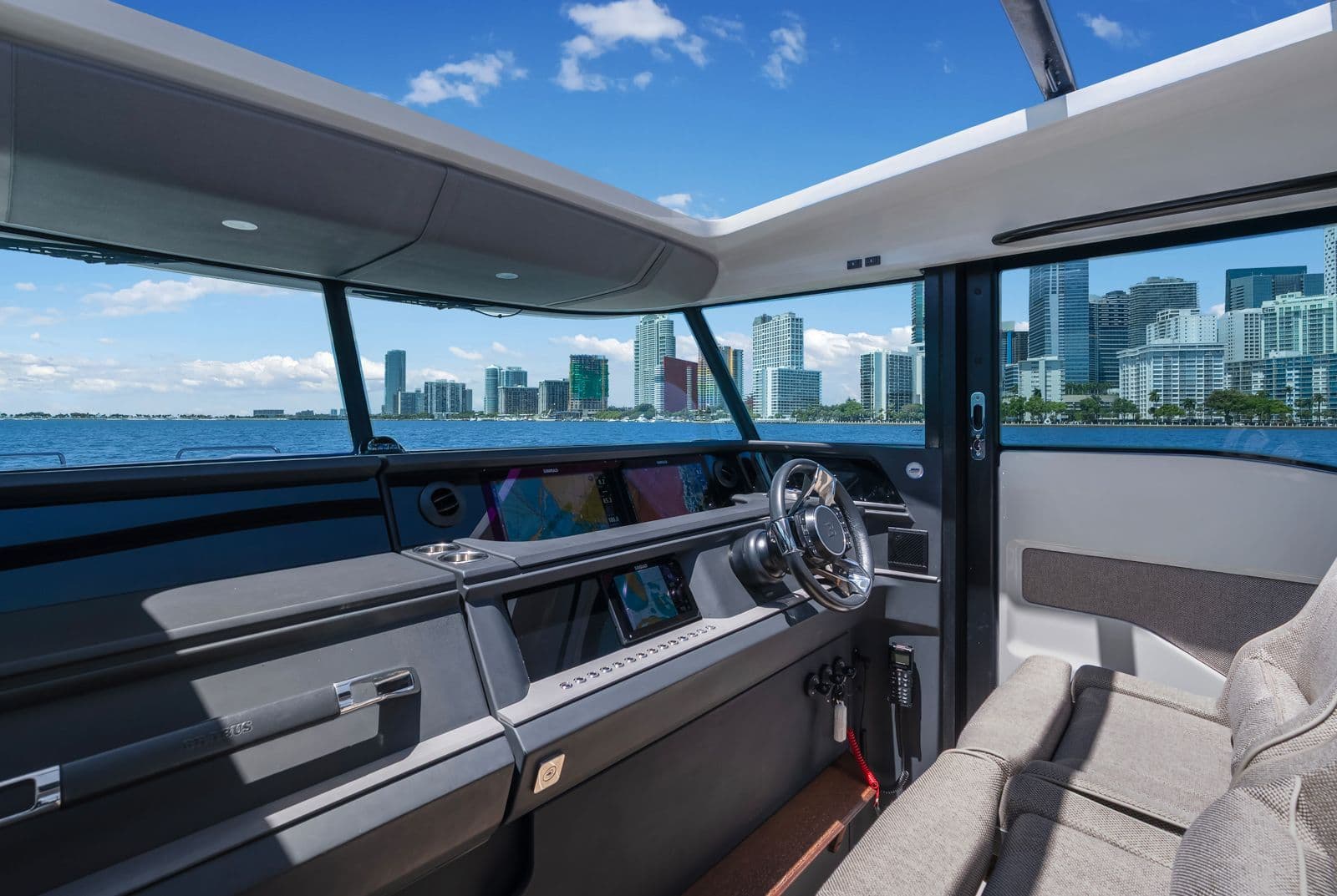 2023 Axopar 45 XC Cross Cabin - 43