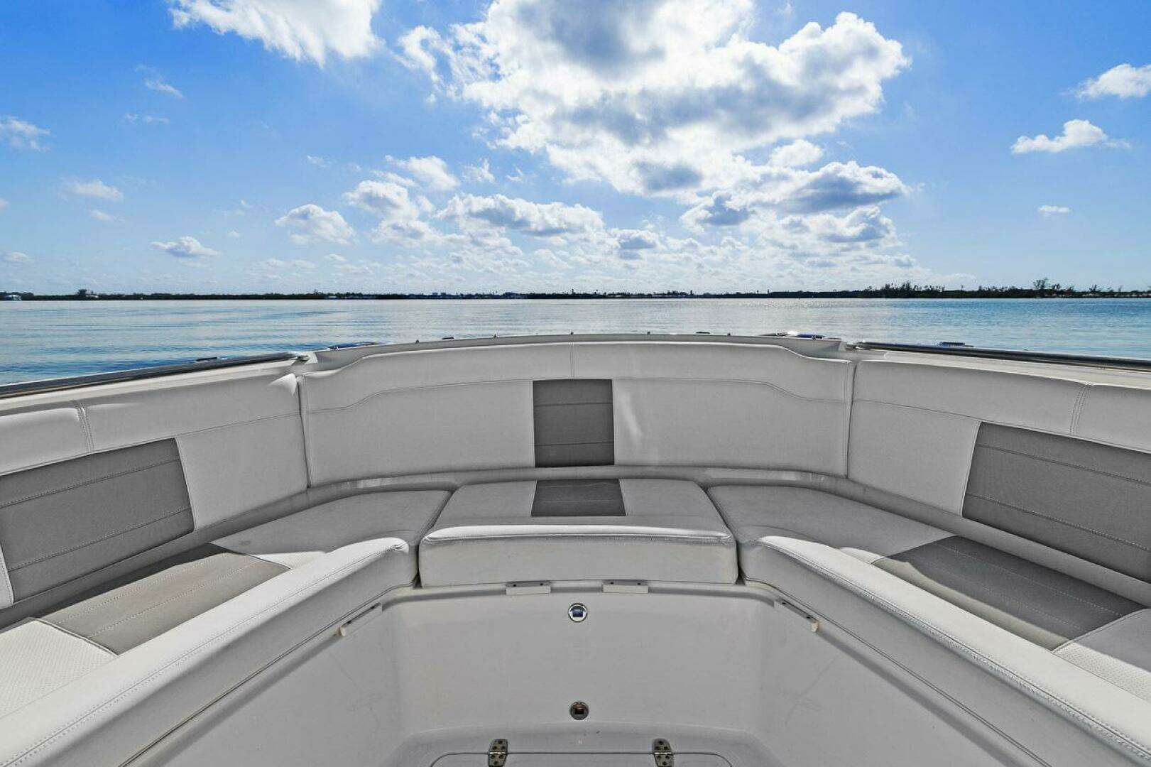 2021 Pursuit S328 - Image 24