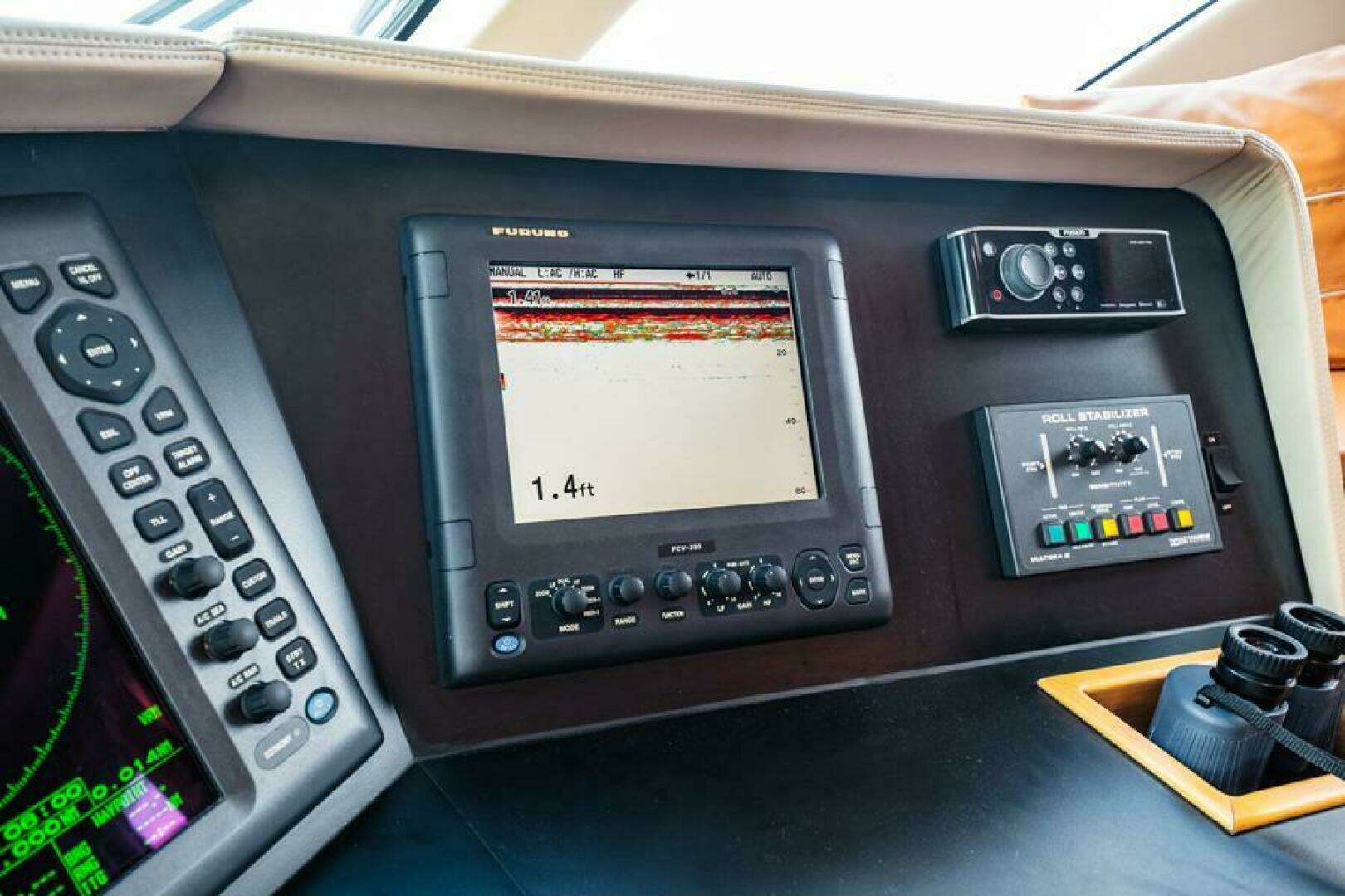 1995 Hatteras Flybridge Motor Yacht - Image 52