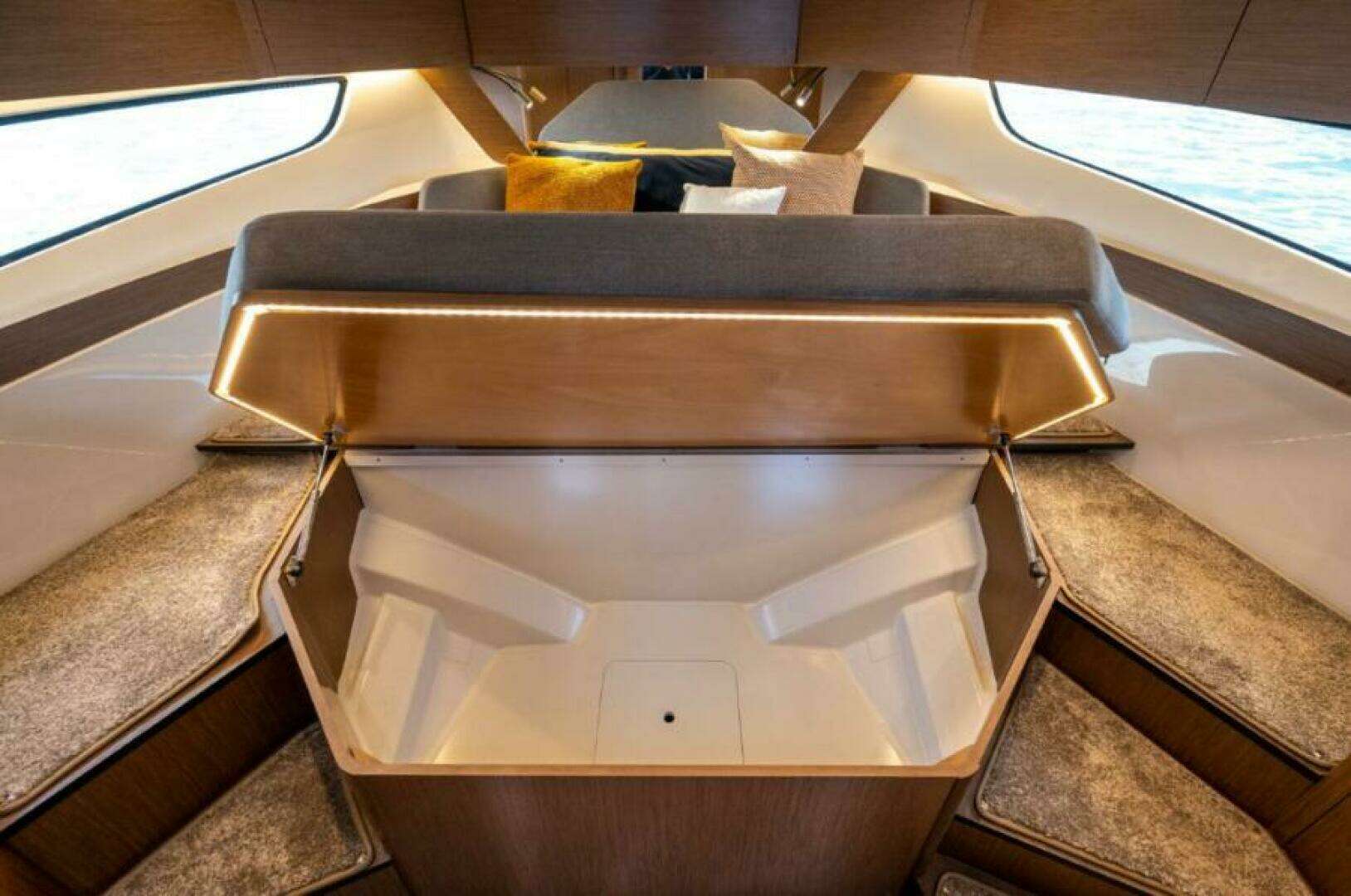 2026 Beneteau Antares 11 - Image 13