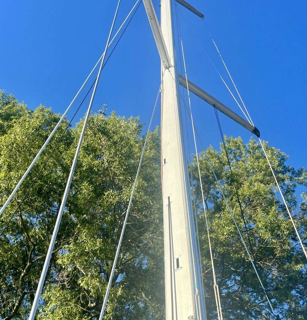1990 Beneteau — - Image 42