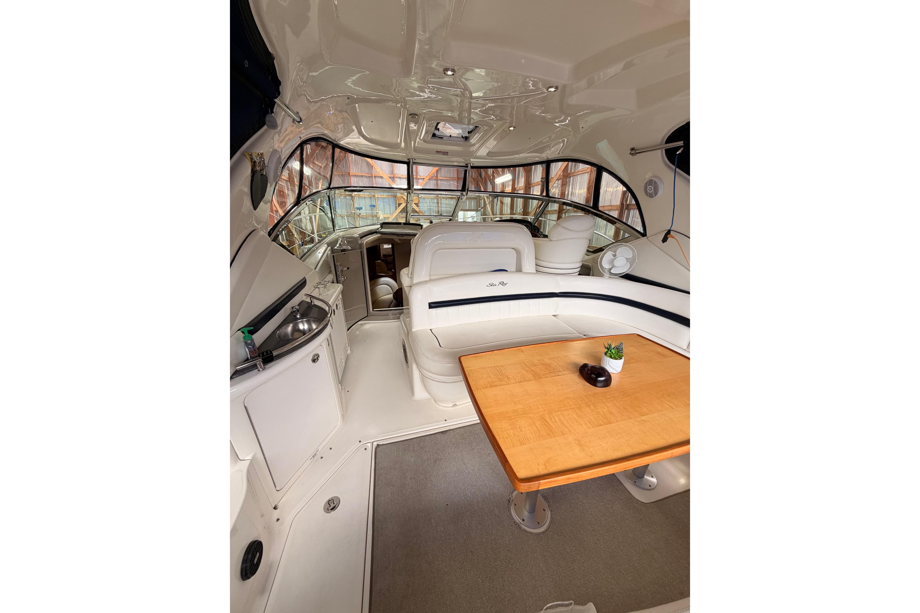 Spacious cockpit for entertaining