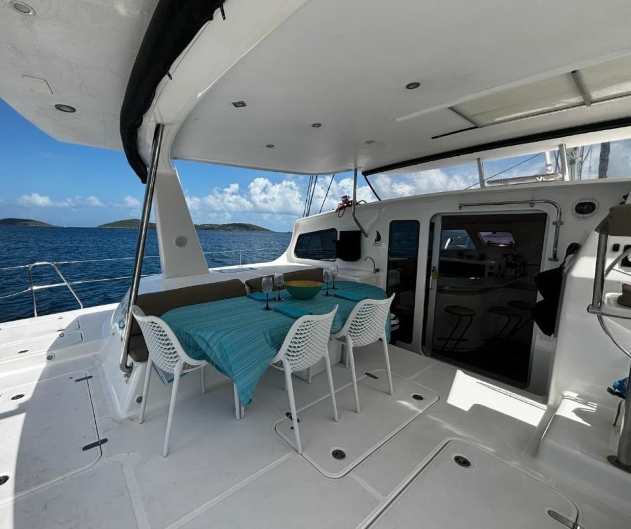 2015 Voyage Yachts 520 - Image 10
