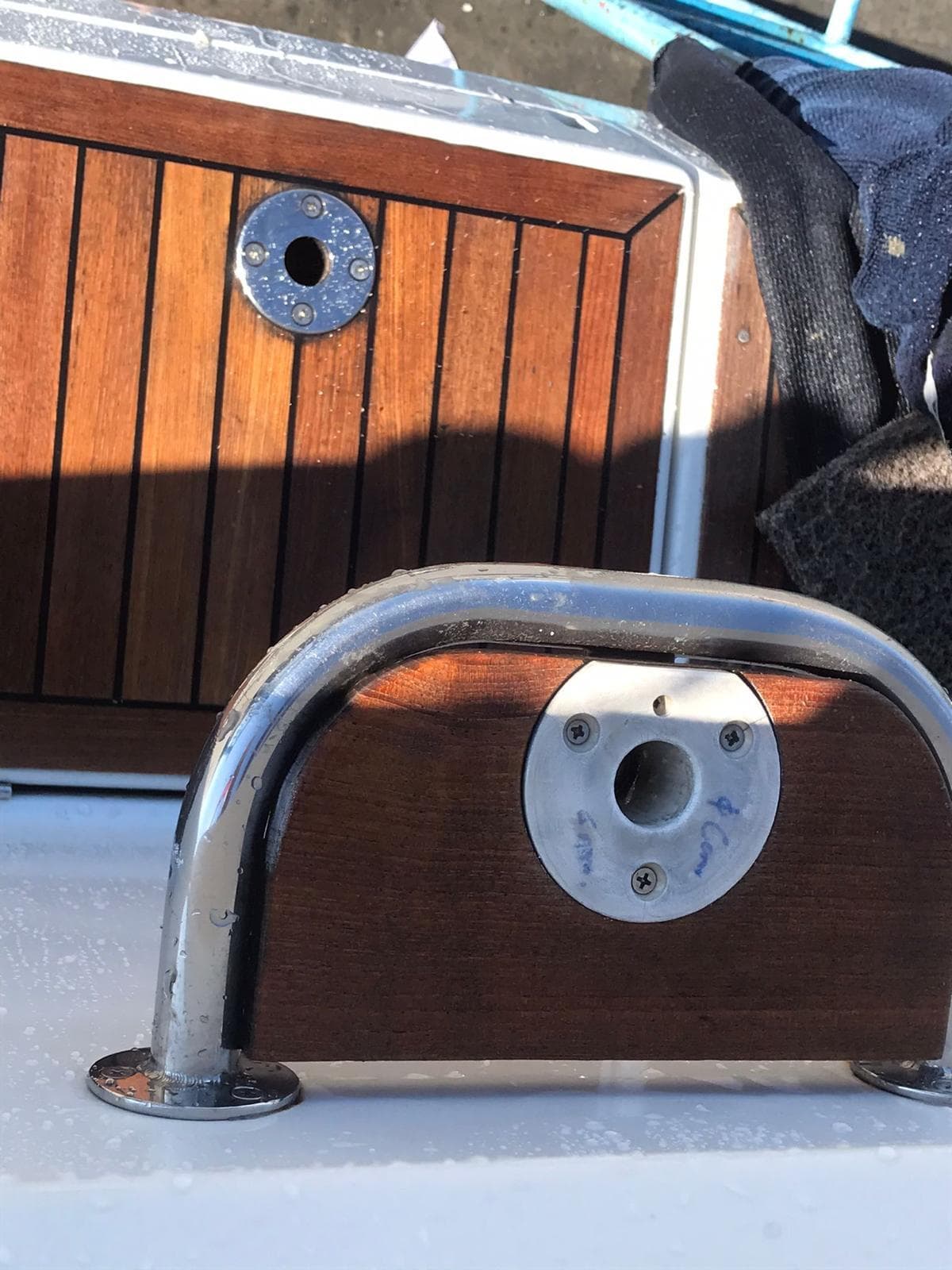 Grand Soleil 43 yacht, 2007 model, featuring wooden and metal deck details.