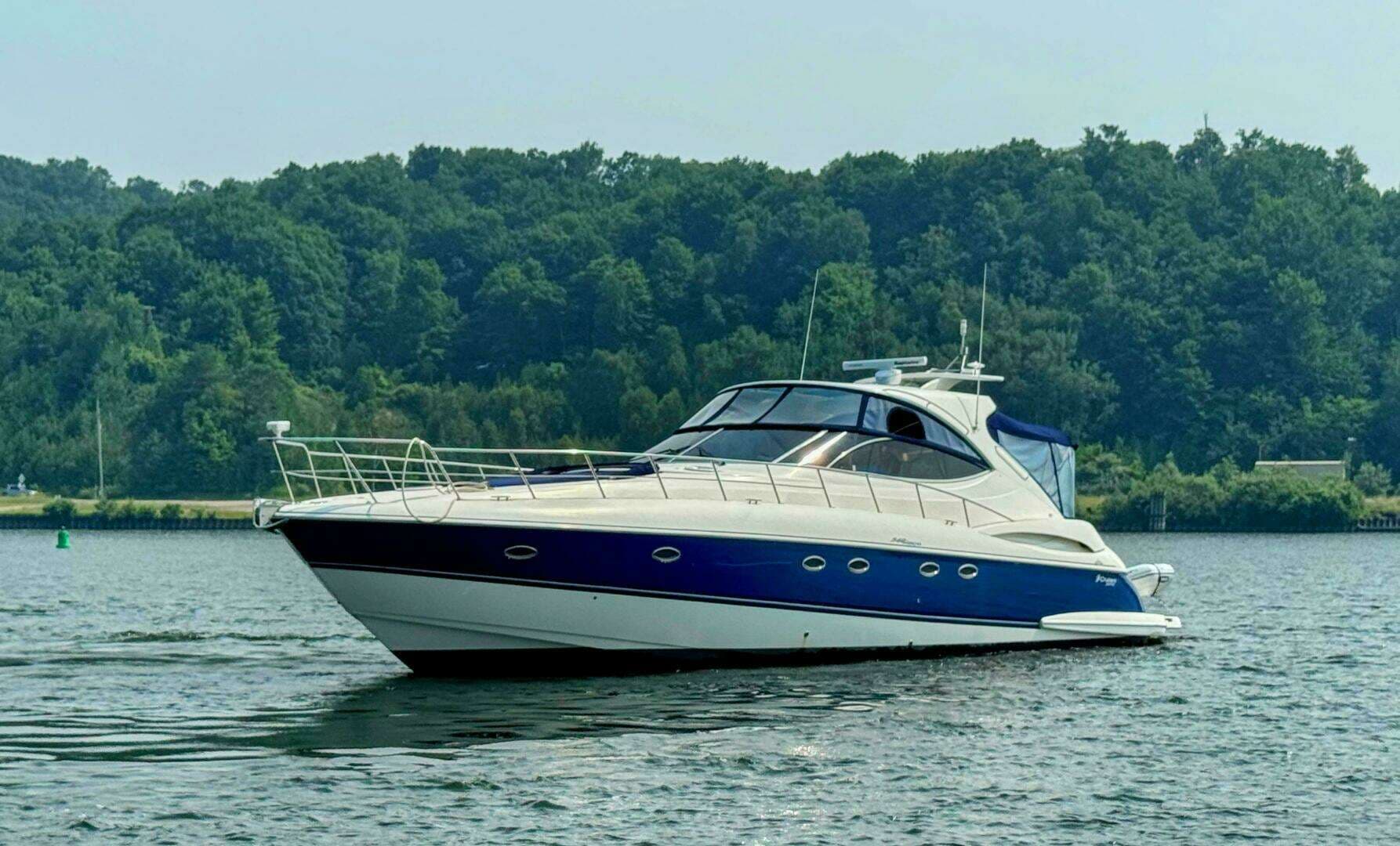 2005 Cruisers Yachts 540 Express - Image 8