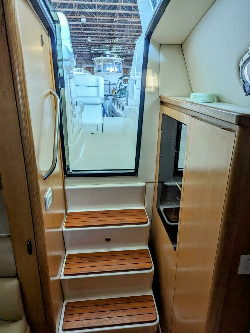 2003 Tiara Yachts 4000 Express - Image 8