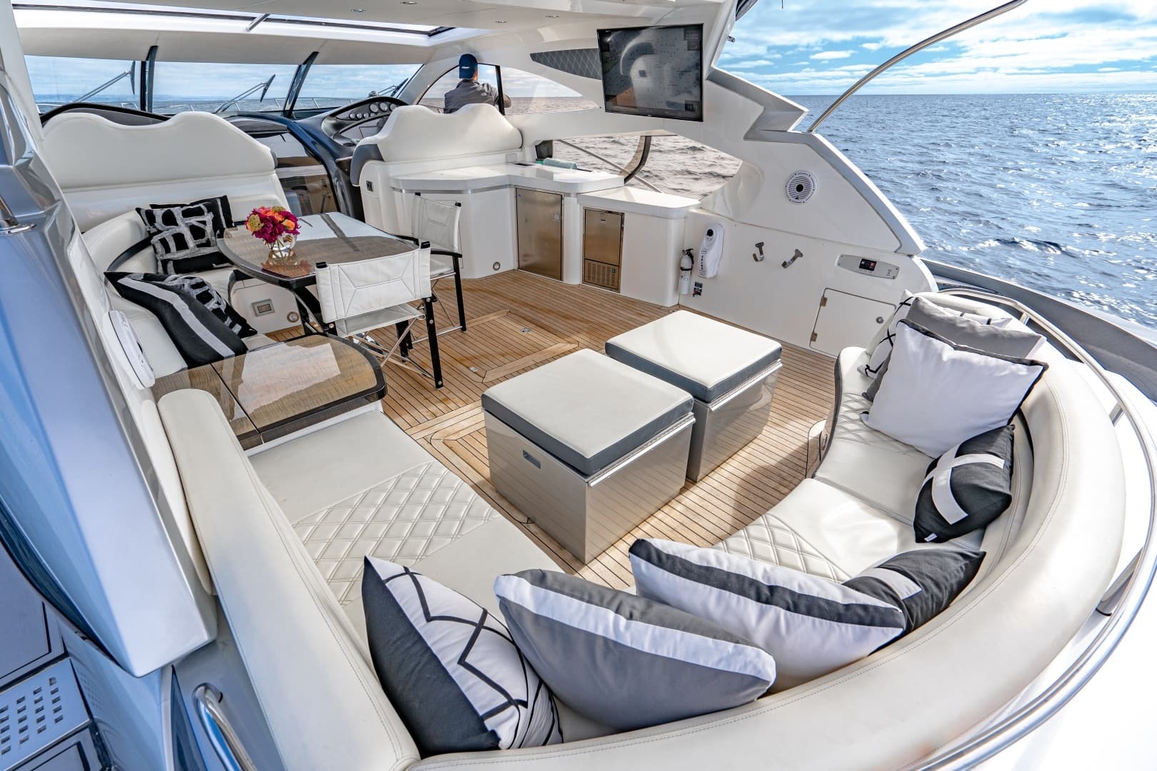 2005 Sunseeker 68 Predator - Image 10