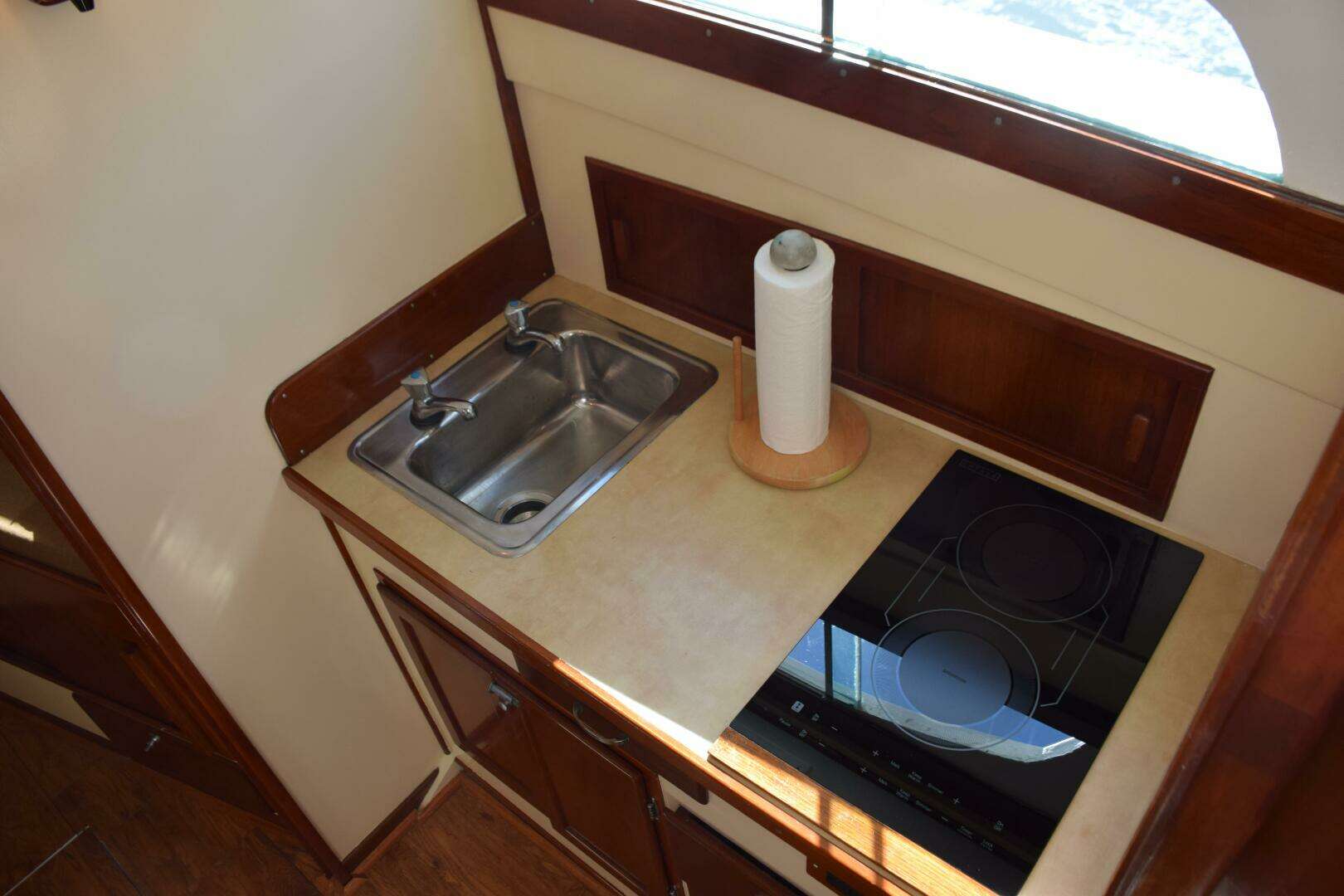 1982 Whiticar Flybridge Convertible - Image 17
