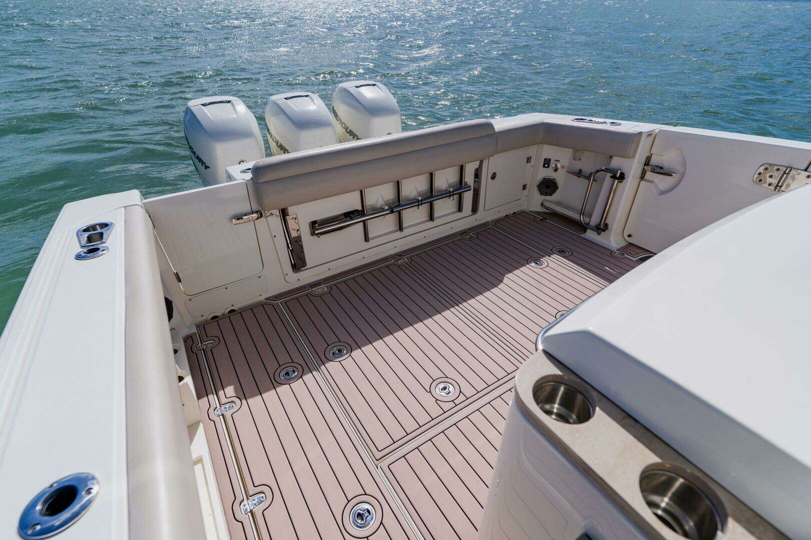 2019 Boston Whaler 380 Outrage - Image 30