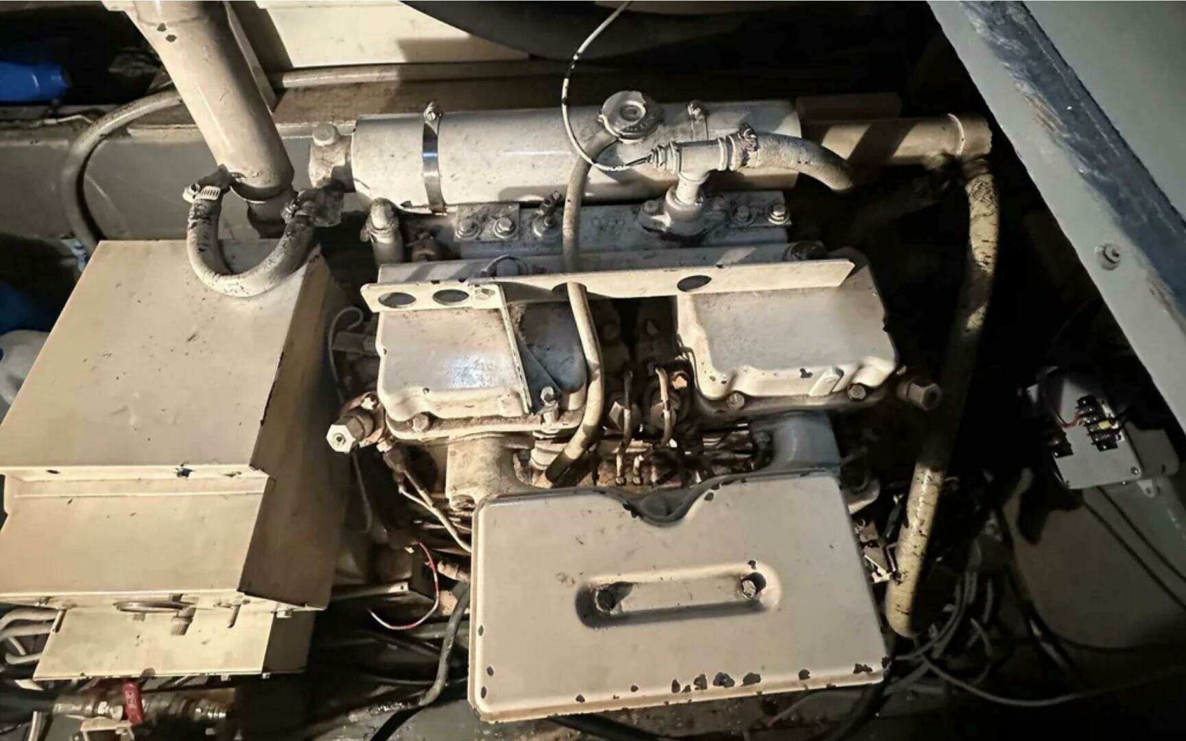 1974 Hatteras 58 Yachtfish - Image 32