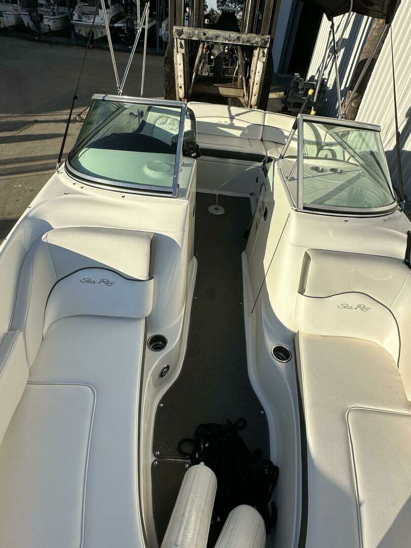 2012 Sea Ray 200 Sundeck - Image 13