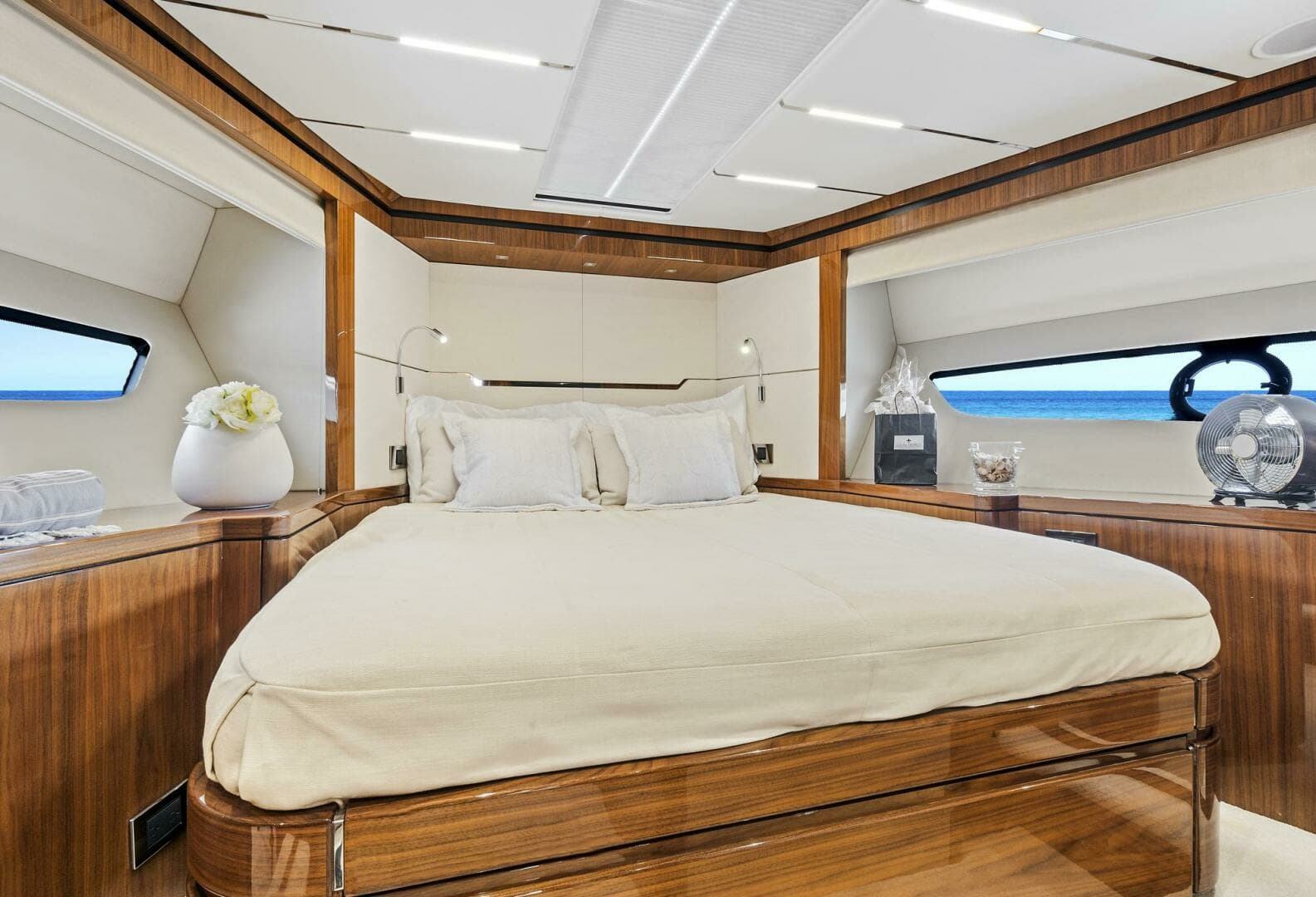 2017 Sunseeker 68 Sport Yacht - Image 49
