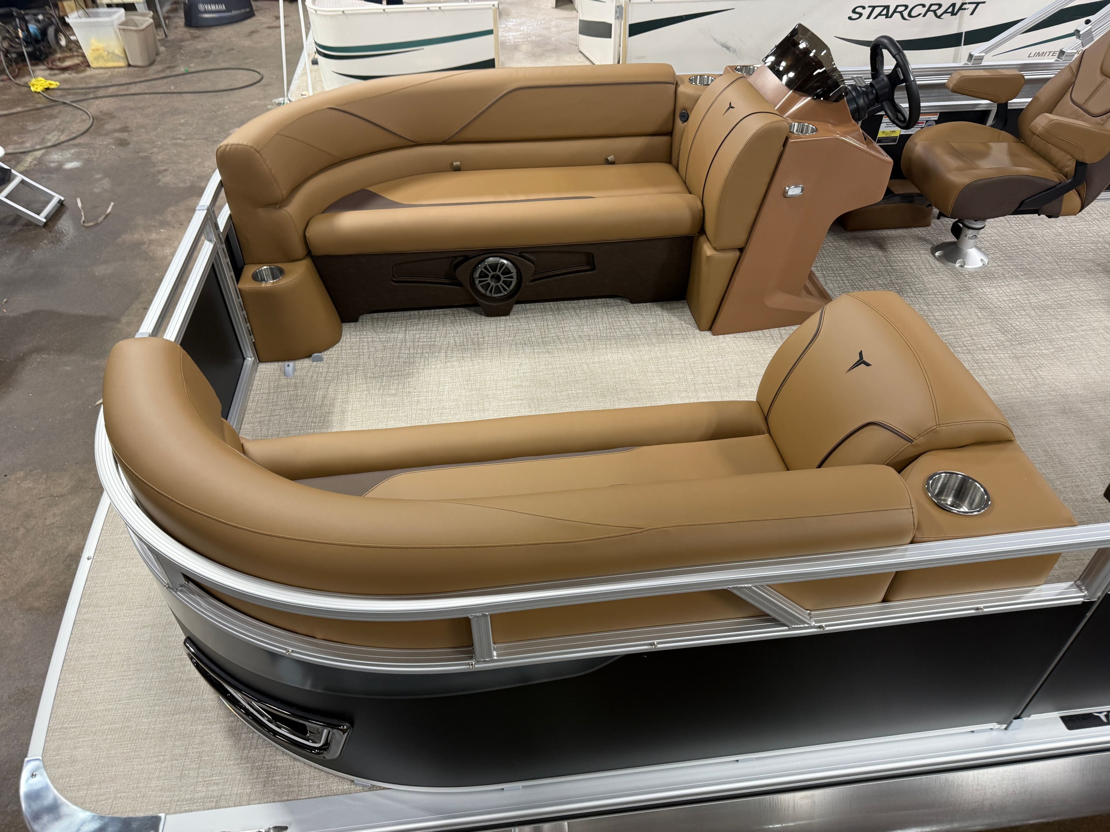 2026 Tahoe Sport Rear Fish 2185 & 4-Stroke $32995 - 4