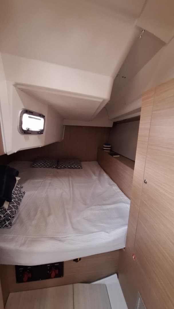 2026 Beneteau Oceanis 37.1 FIRST LINE - Image 19
