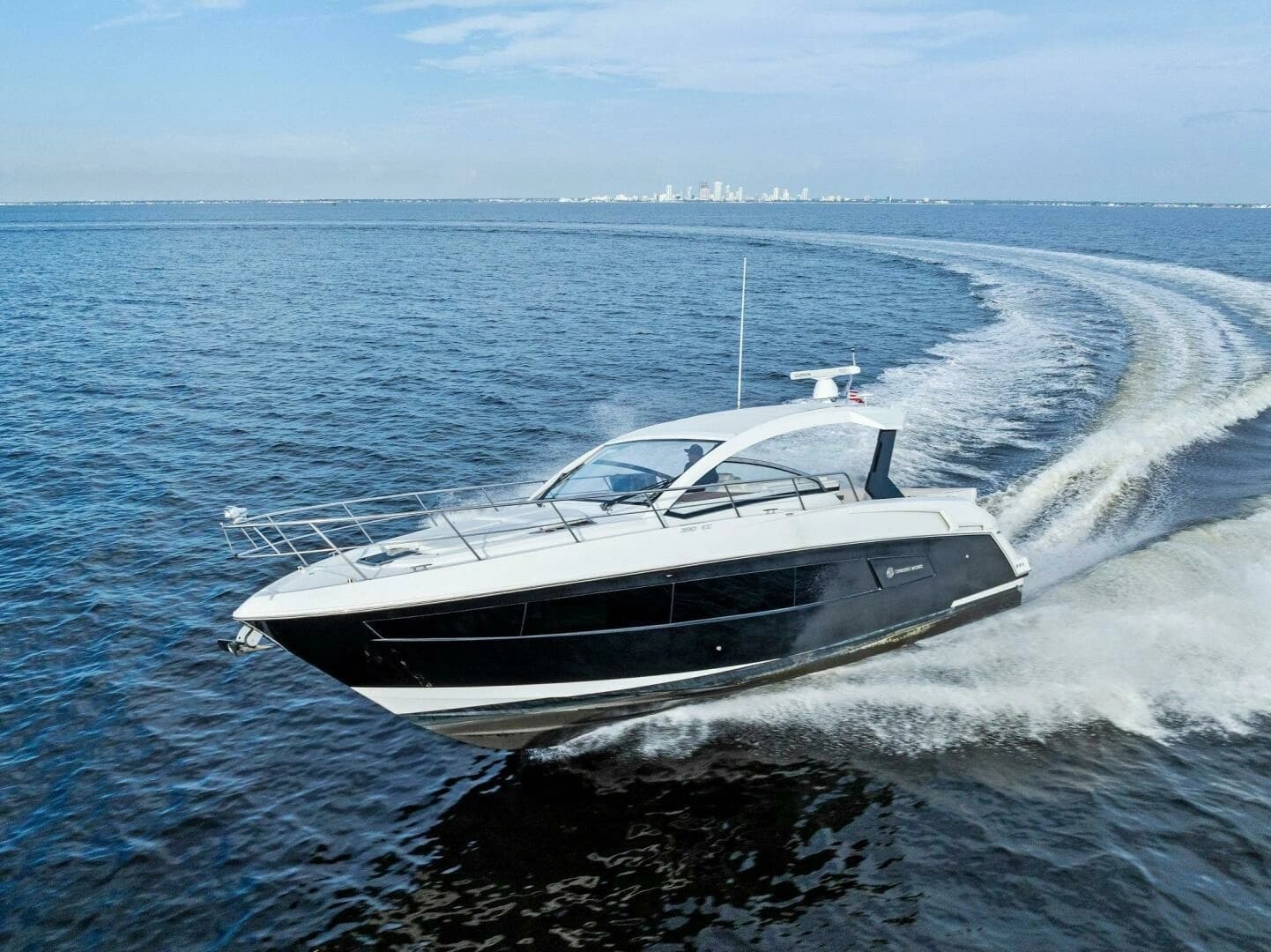 2015 Cruisers Yachts 390 Express Coupe - Image 65